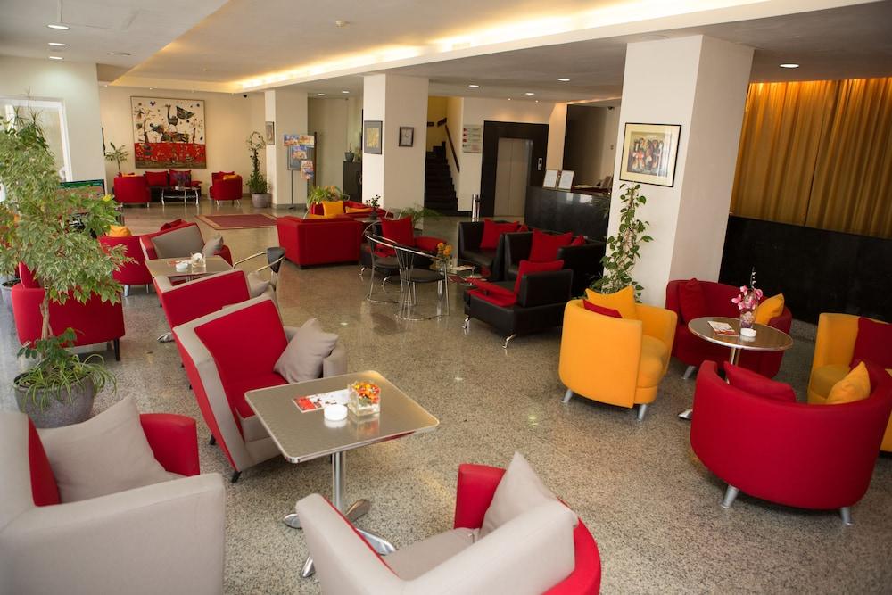יירבאן Europe Hotel מראה חיצוני תמונה