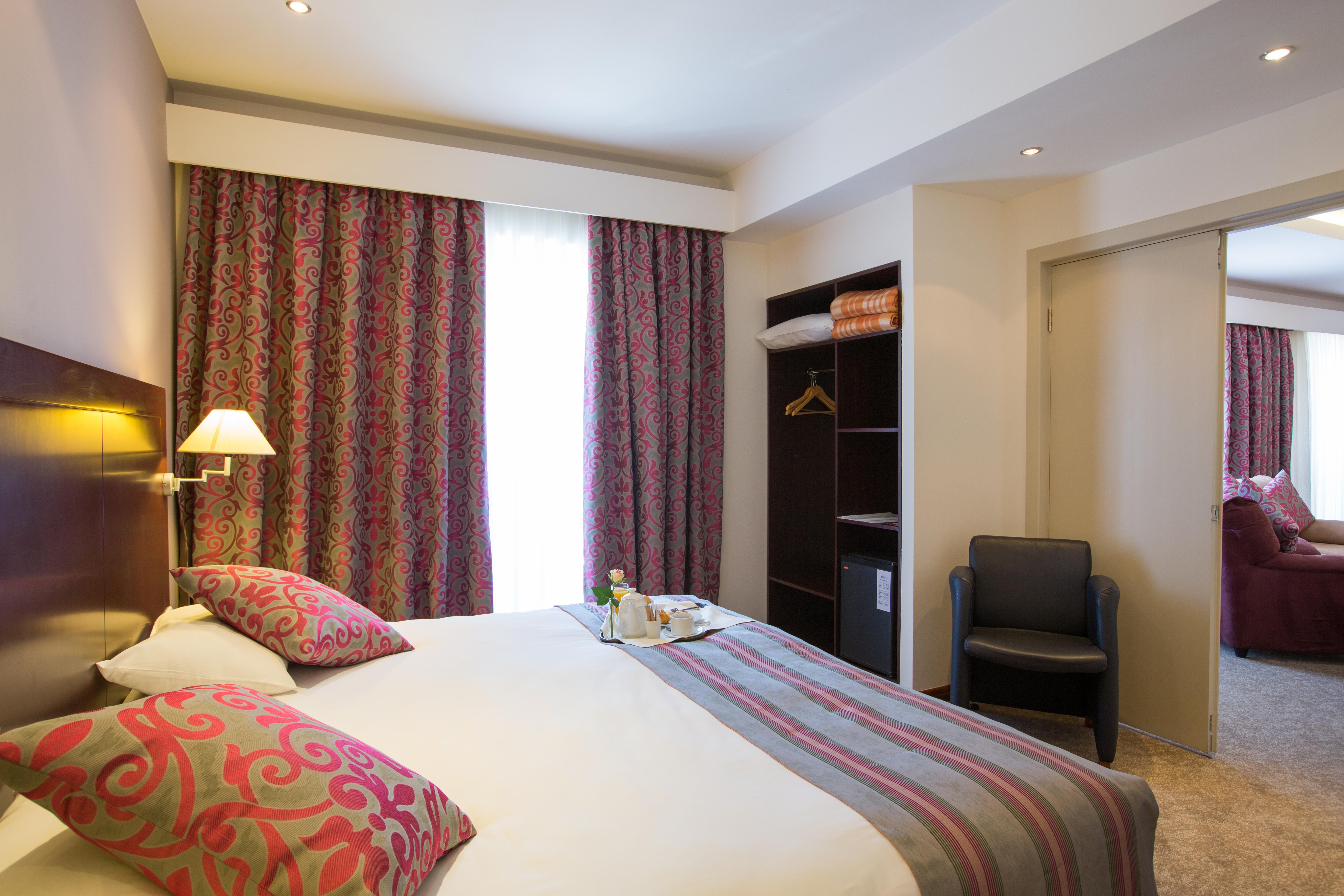 יירבאן Europe Hotel מראה חיצוני תמונה