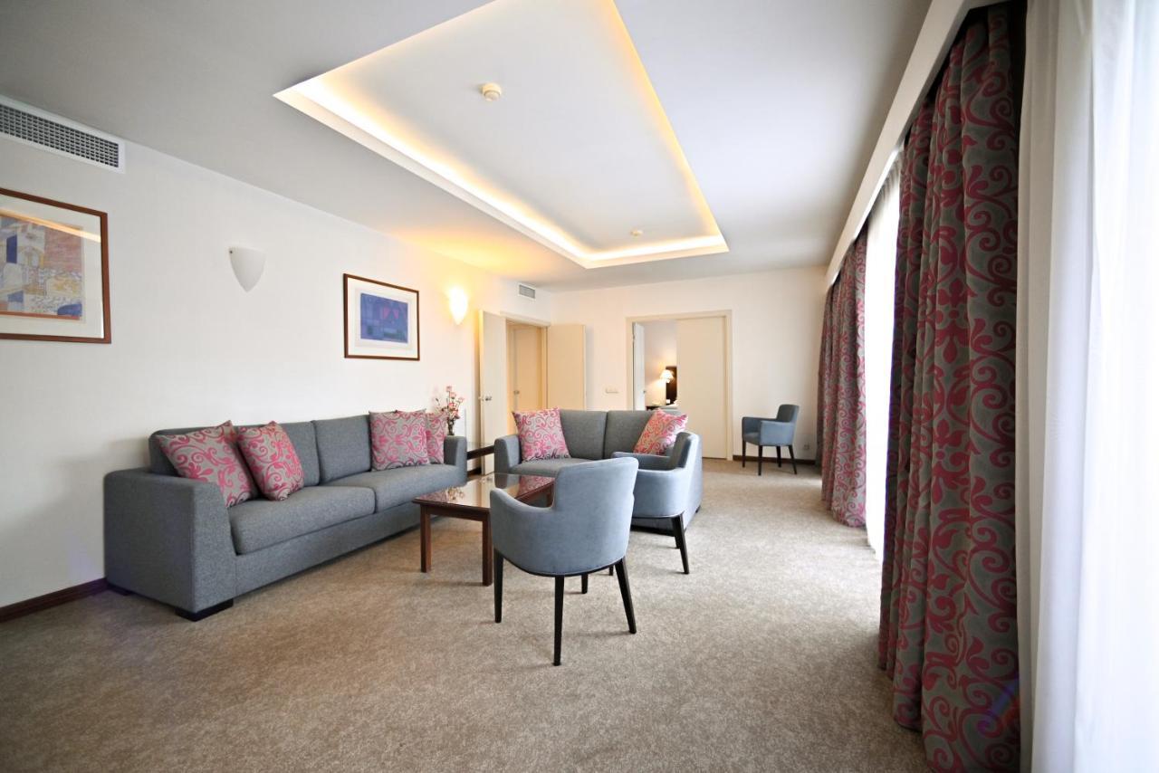יירבאן Europe Hotel מראה חיצוני תמונה