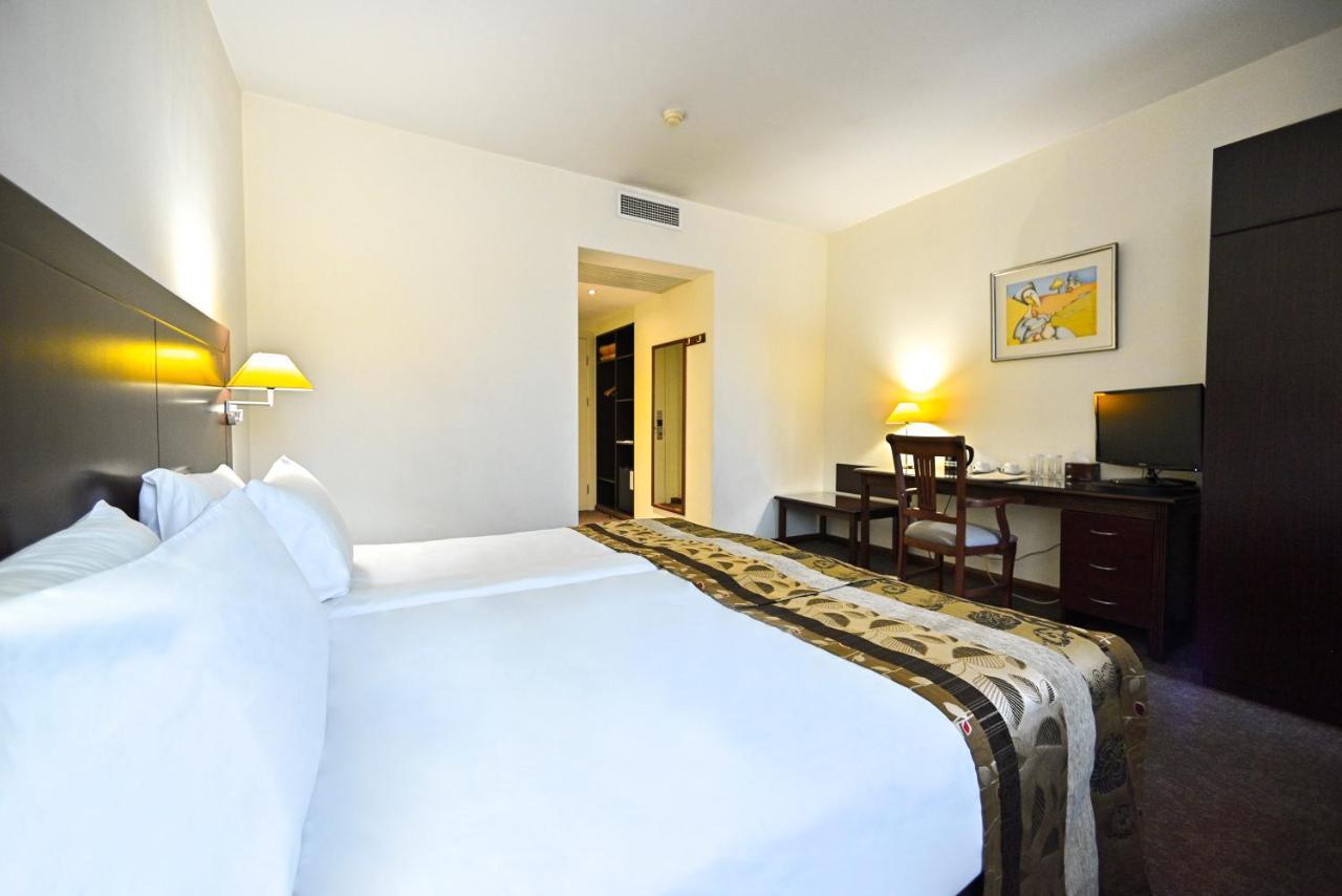 יירבאן Europe Hotel מראה חיצוני תמונה