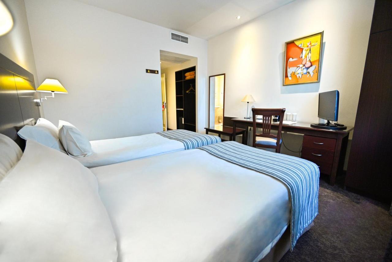 יירבאן Europe Hotel מראה חיצוני תמונה