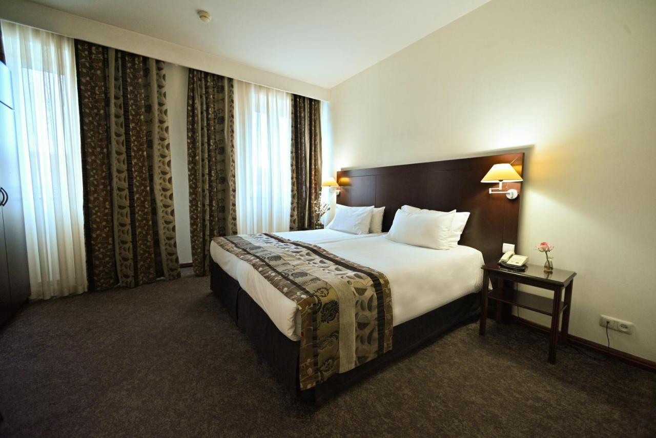 יירבאן Europe Hotel מראה חיצוני תמונה