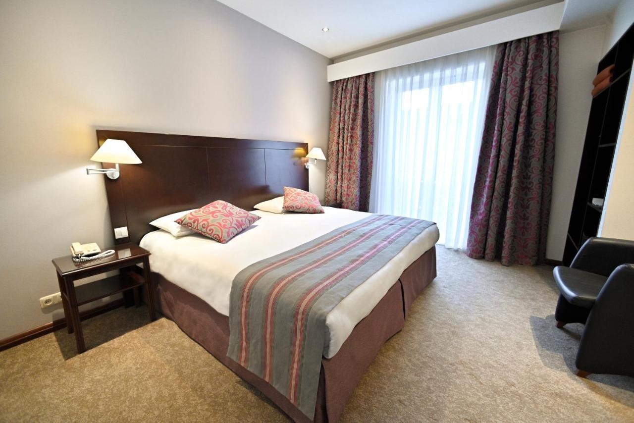 יירבאן Europe Hotel מראה חיצוני תמונה