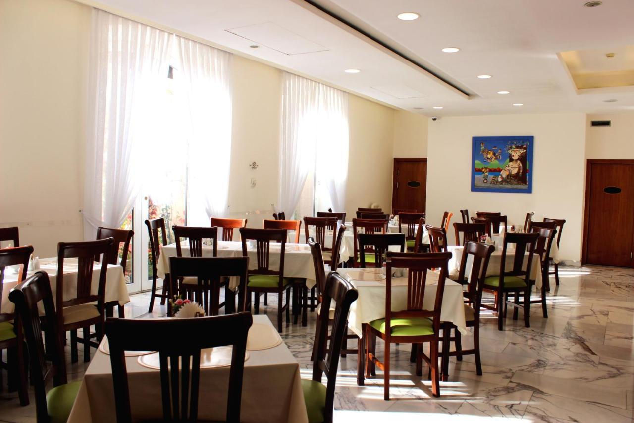 יירבאן Europe Hotel מראה חיצוני תמונה