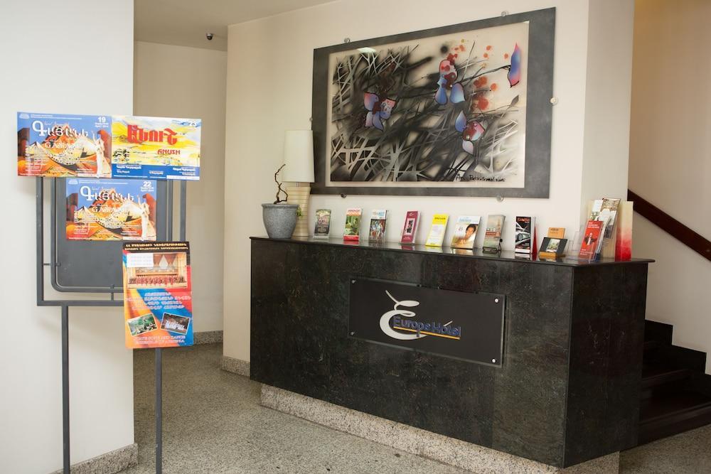 יירבאן Europe Hotel מראה חיצוני תמונה
