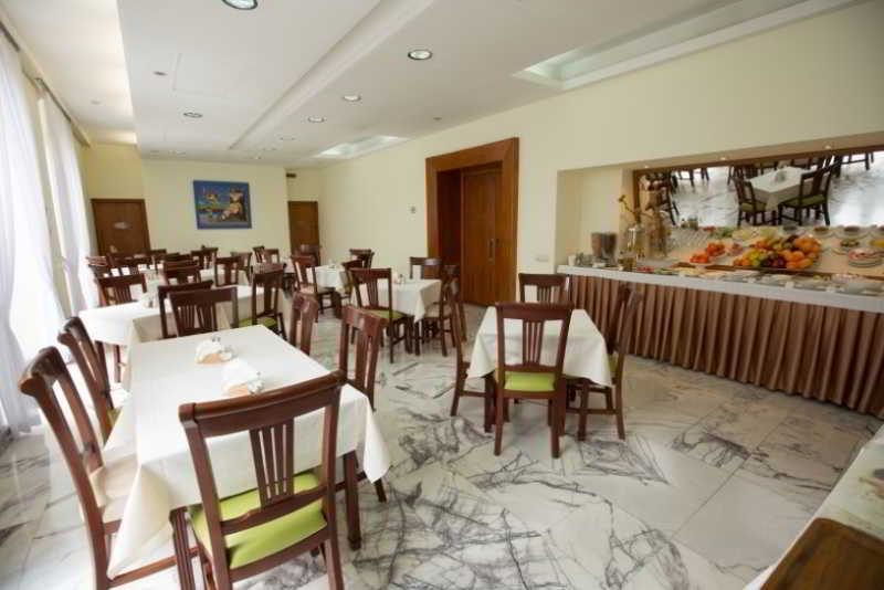 יירבאן Europe Hotel מראה חיצוני תמונה